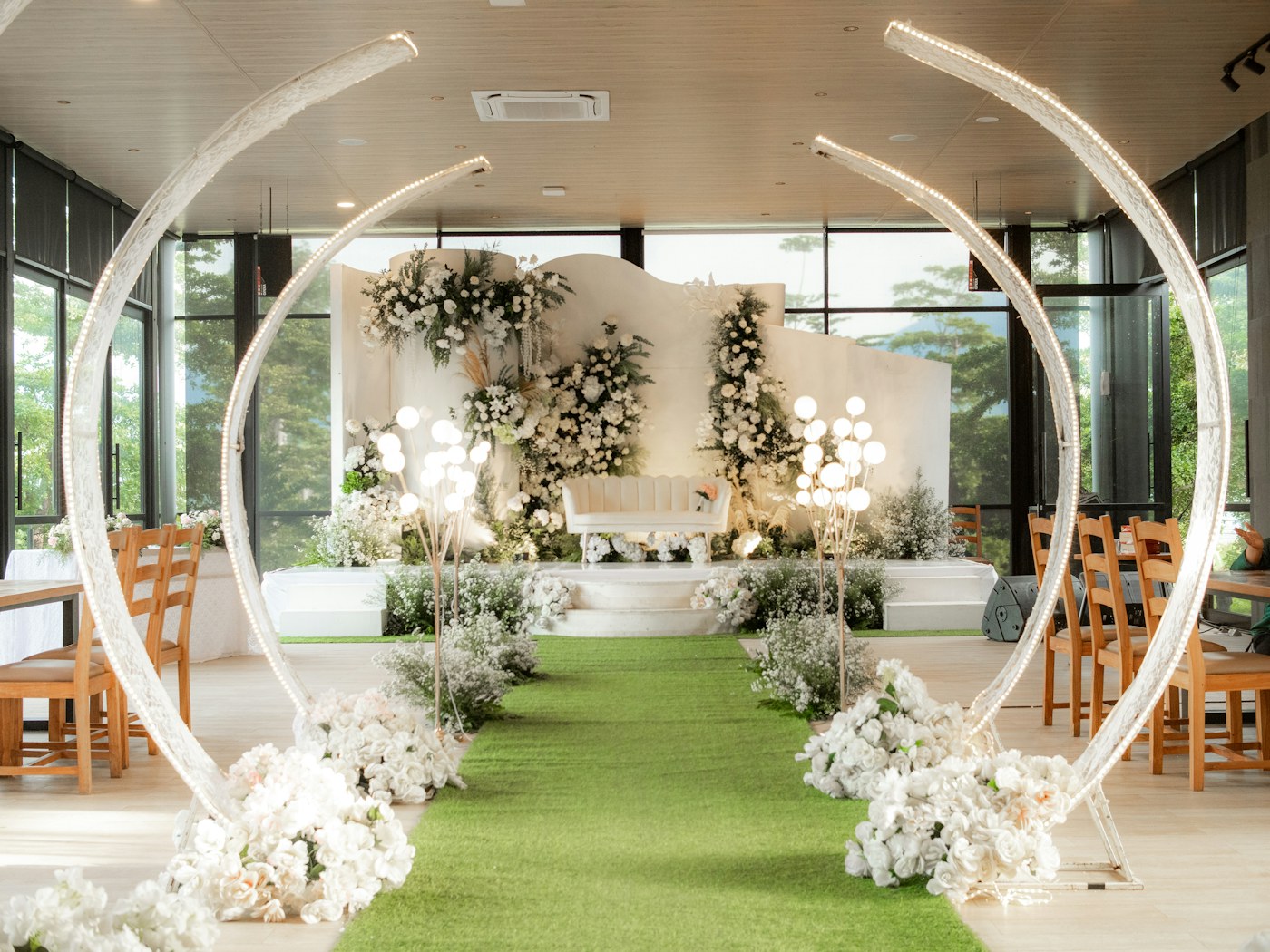 Gold wedding backdrop panels
